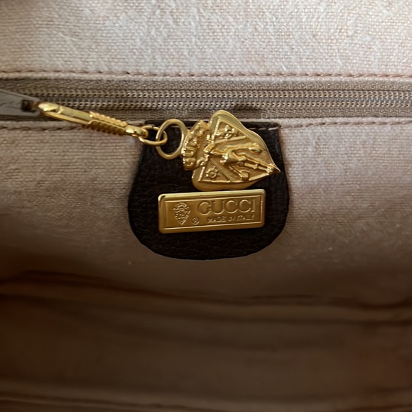 Authentic Gucci Vintage Interlocking G - Picture 12 of 15